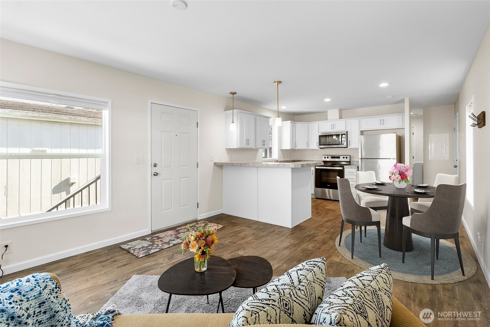 2400 Donovan Avenue 13