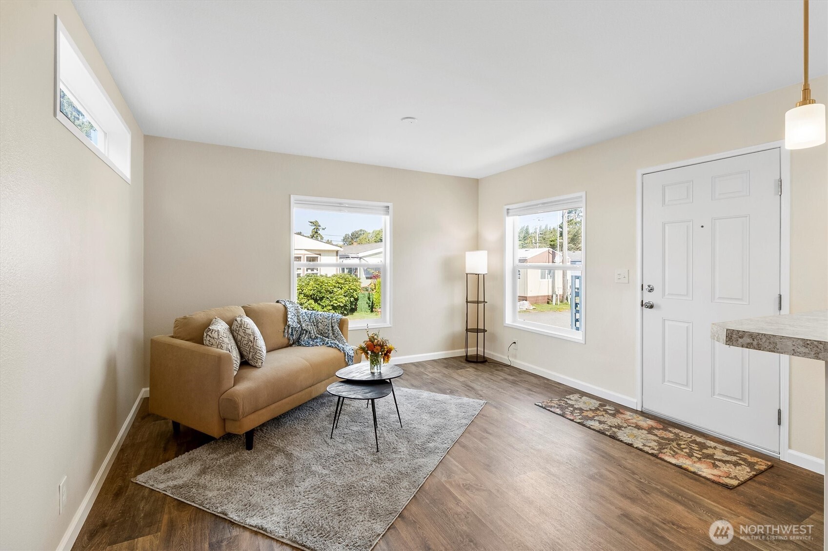 2400 Donovan Avenue 13