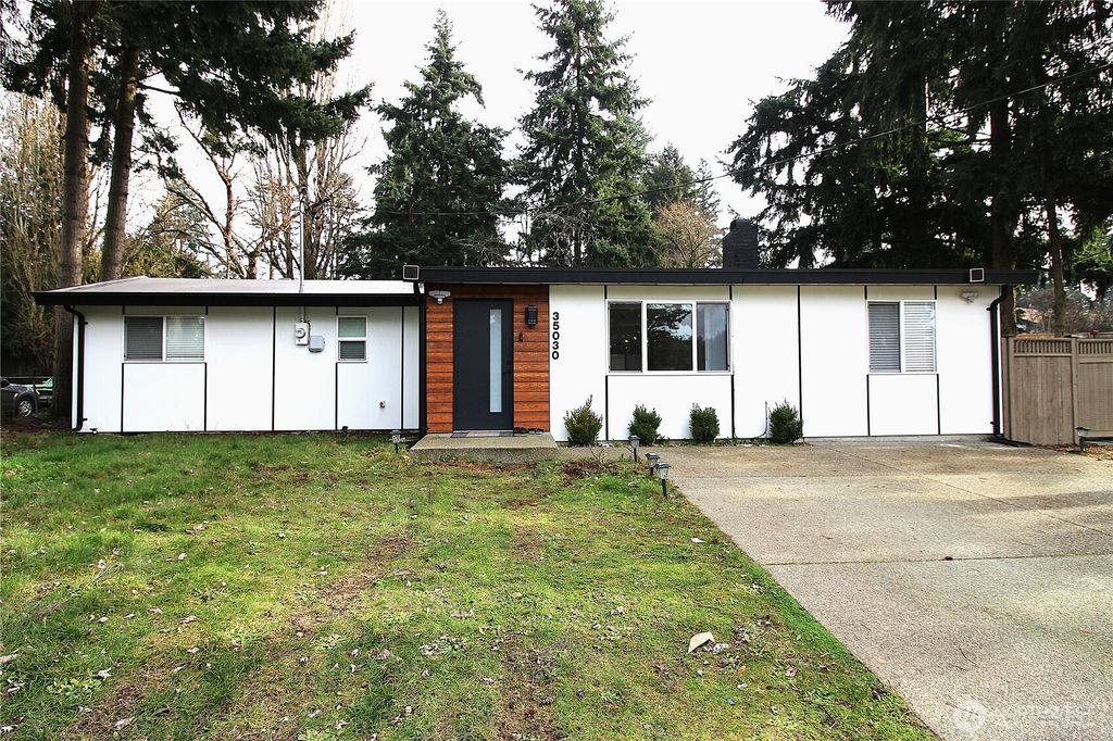 Photo of 35030 19th Avenue SW, Federal Way, WA 98023 (MLS # 2472987)