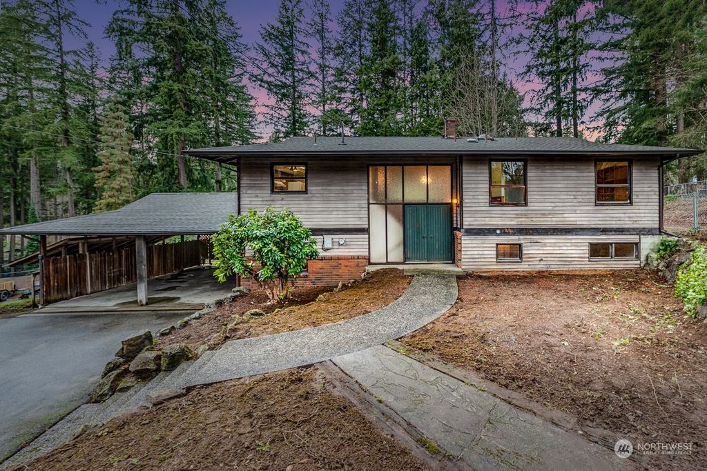 Photo of 18256 SE 144th Place, Renton, WA 98059 (MLS # 2036299)