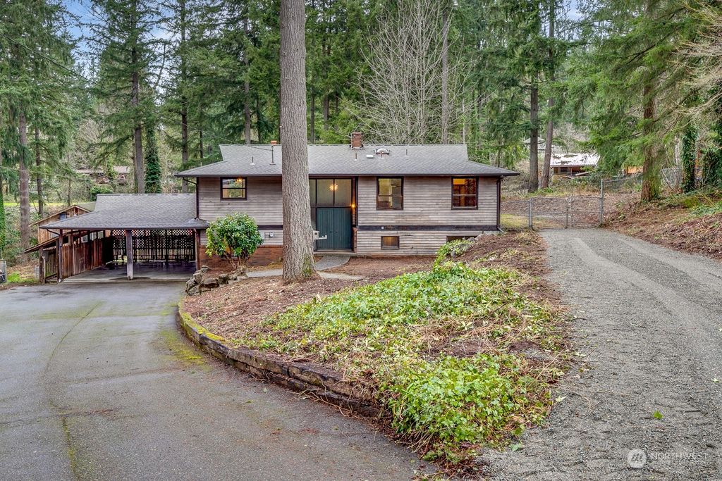 Photo of 18256 SE 144th Place, Renton, WA 98059 (MLS # 2036299)