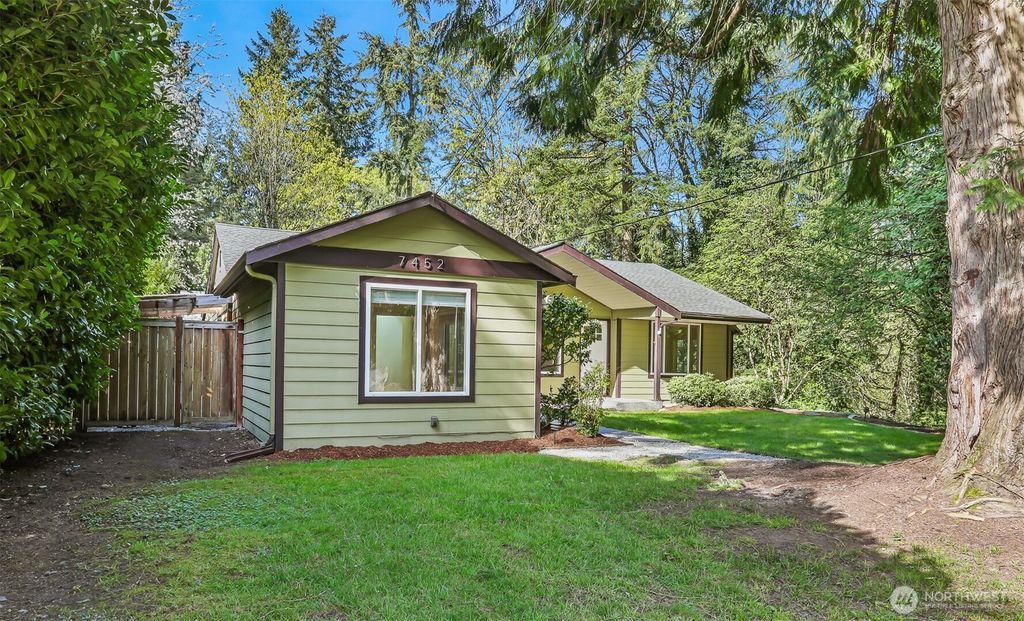 Photo of 7452 NE 156th St St, Kenmore, WA 98028 (MLS # 2354479)
