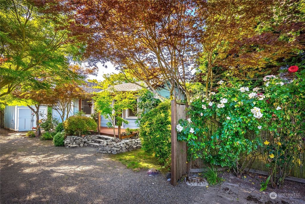 Photo of 12211 47th Avenue S, Tukwila, WA 98178 (MLS # 2230772)