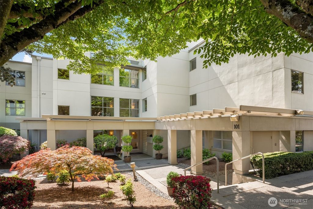 Photo of 101 99th Avenue NE #201, Bellevue, WA 98004 (MLS # 2395100)