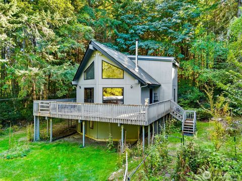 Photo of 110 E Beach Shore Drive, Shelton, WA 98584 (MLS # 2436629)