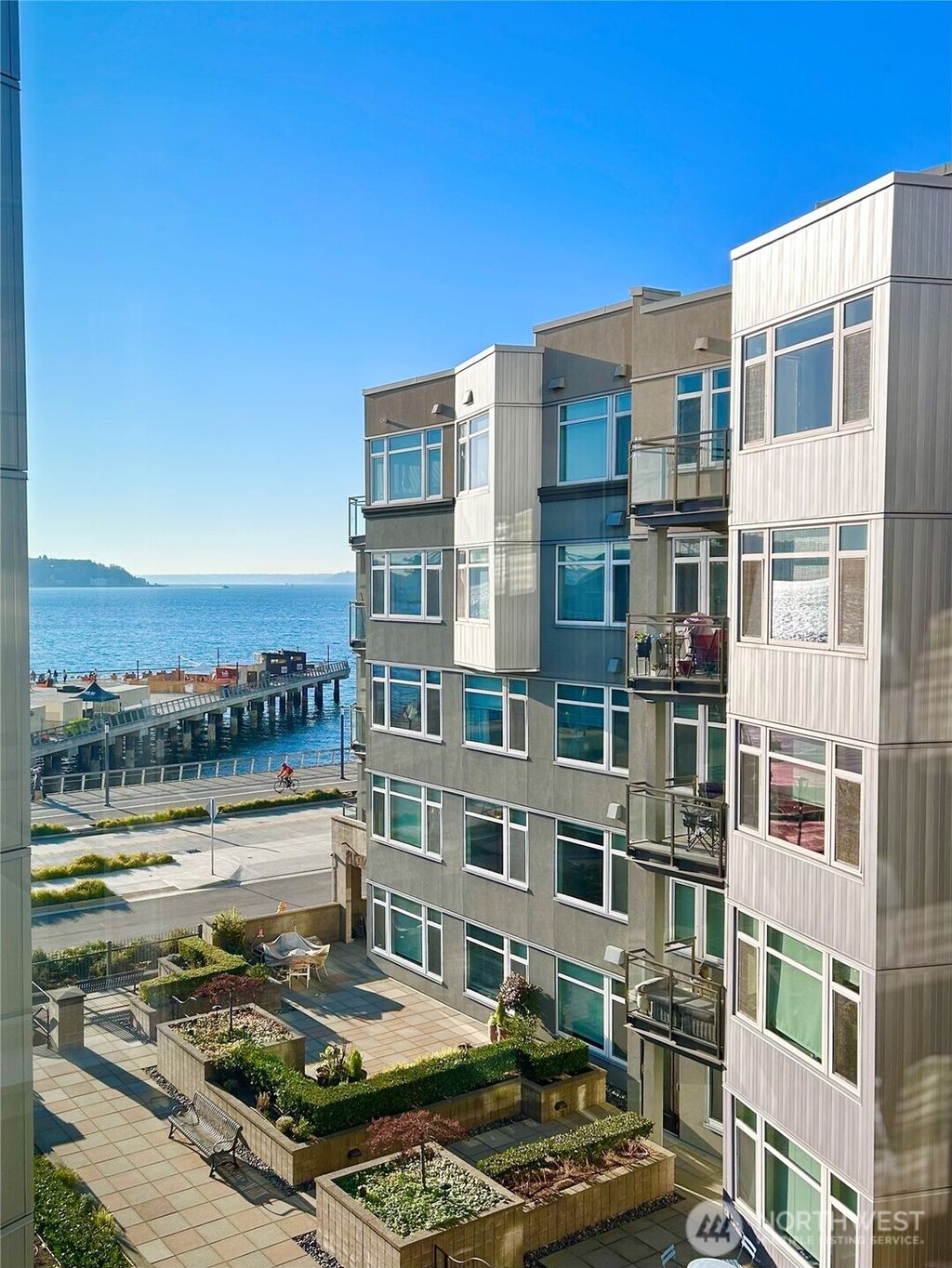 Photo of 1900 Alaskan Way #402, Seattle, WA 98110 (MLS # 2465985)