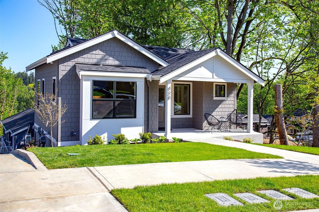 Photo of 428 20th Avenue, Kirkland, WA 98033 (MLS # 2359785)