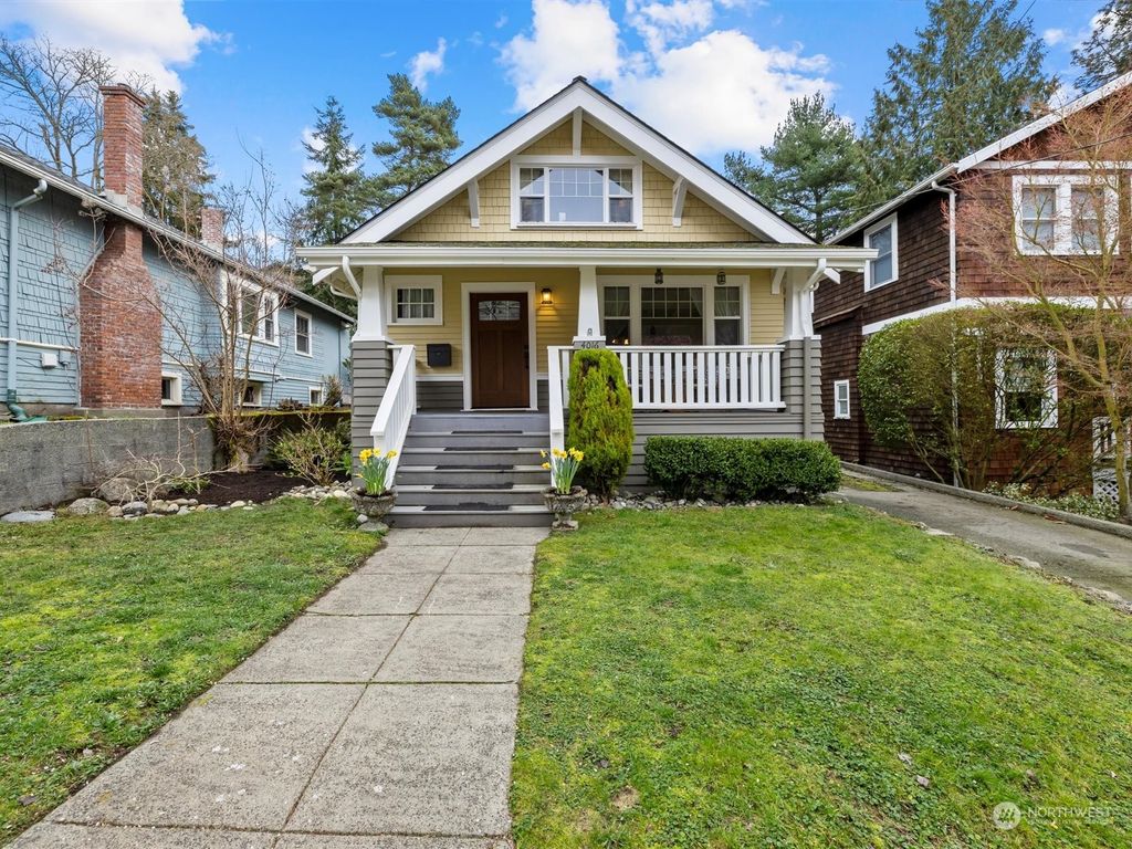Photo of 4016 Dayton Avenue N, Seattle, WA 98103 (MLS # 2209590)