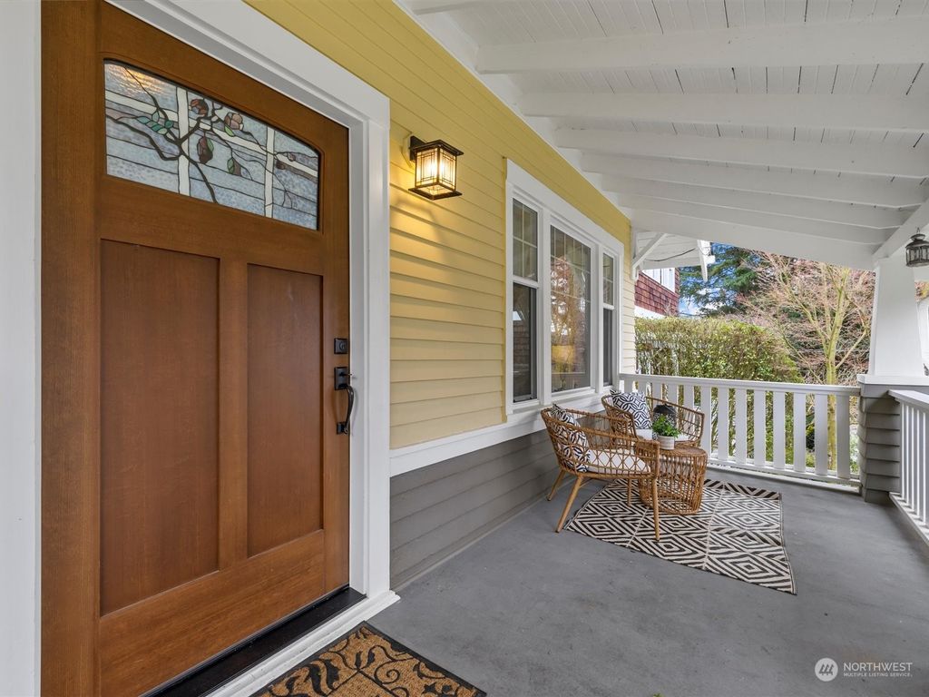 Photo of 4016 Dayton Avenue N, Seattle, WA 98103 (MLS # 2209590)