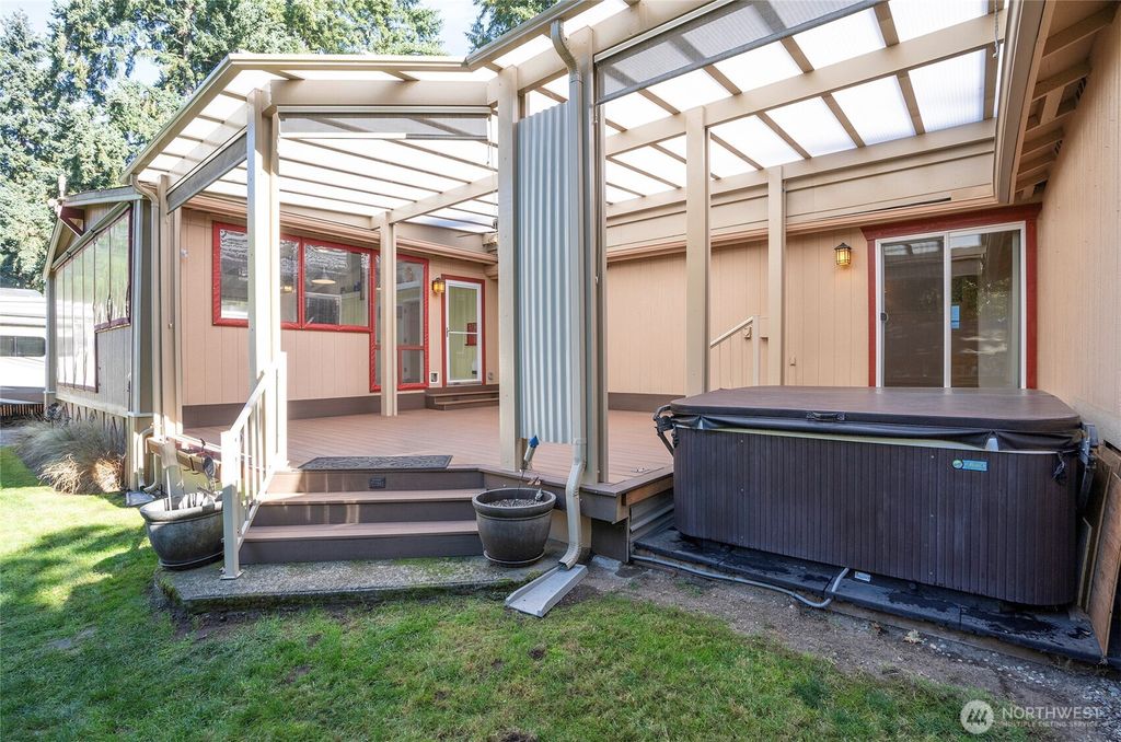 Photo of 33507 43rd Avenue SW, Federal Way, WA 98023 (MLS # 2445085)