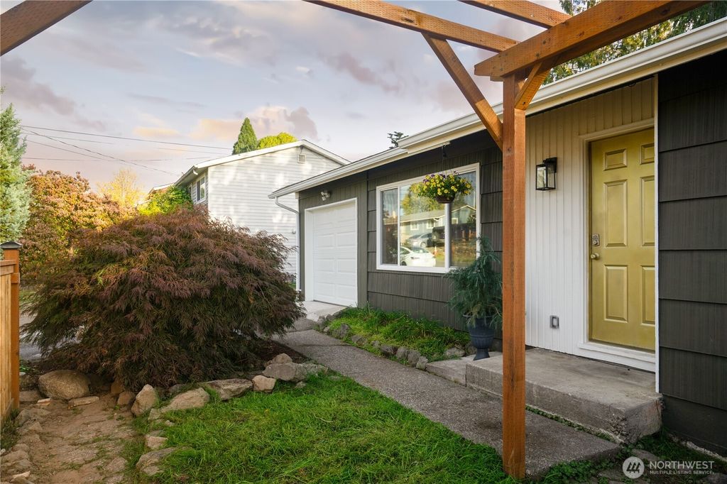 Photo of 12629 SE 169th Street, Renton, WA 98058 (MLS # 2443568)