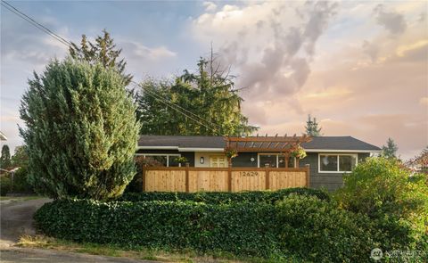 Photo of 12629 SE 169th Street, Renton, WA 98058 (MLS # 2443568)
