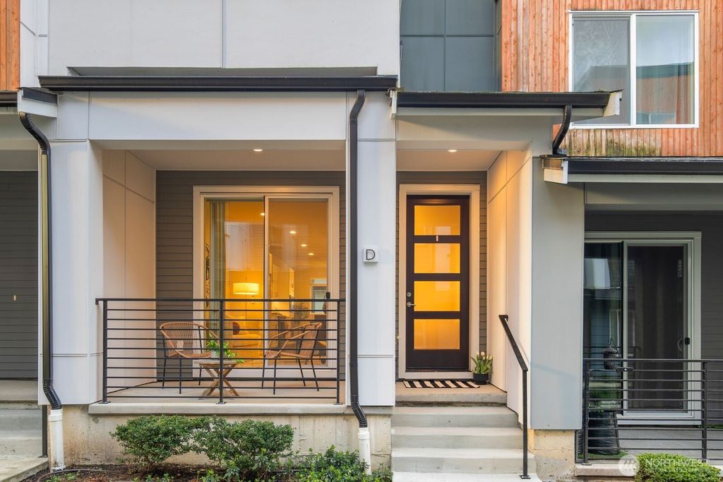 Photo of 14517 1st Avenue NE #D, Shoreline, WA 98155 (MLS # 2483340)