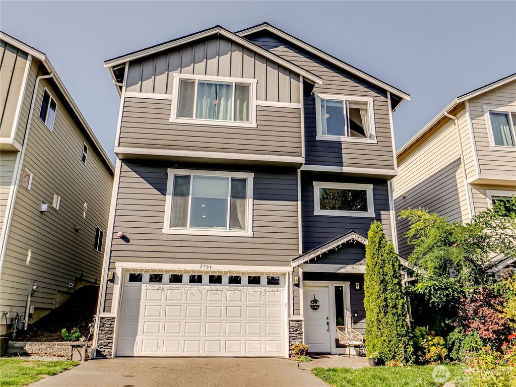 Photo of 2704 S 120th Place, SeaTac, WA 98168 (MLS # 2439756)