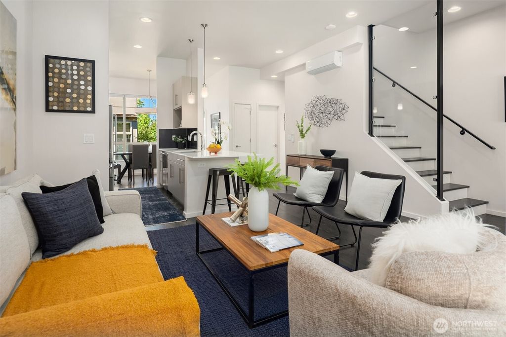 Photo of 111 Martin Luther King Jr Way, Seattle, WA 98122 (MLS # 2390364)