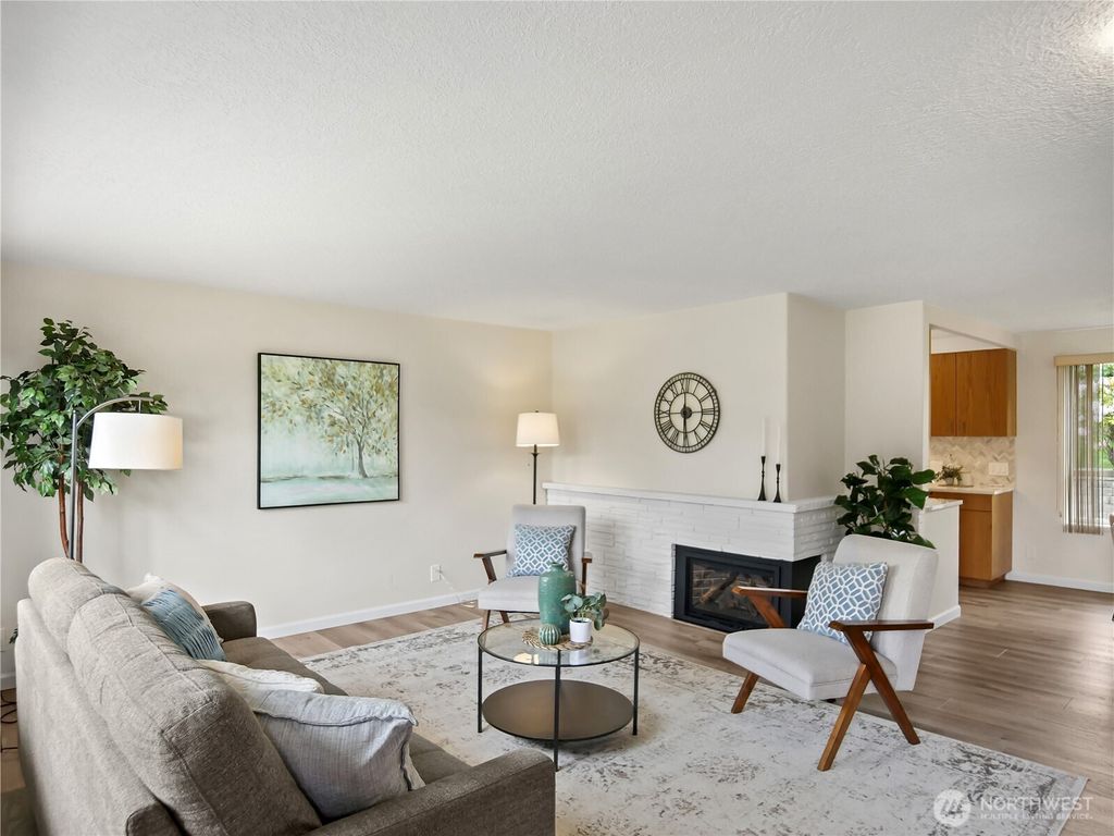 Photo of 944 165th Avenue SE, Bellevue, WA 98008 (MLS # 2528031)