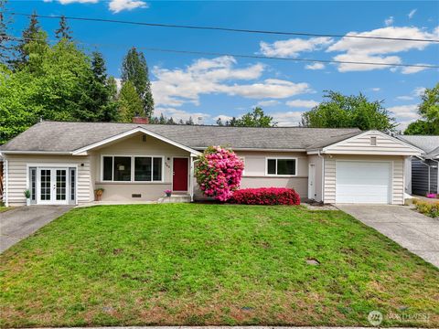 Photo of 944 165th Avenue SE, Bellevue, WA 98008 (MLS # 2528031)