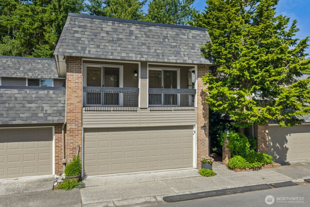 Photo of 2629 175th Avenue NE, Redmond, WA 98052 (MLS # 2392239)