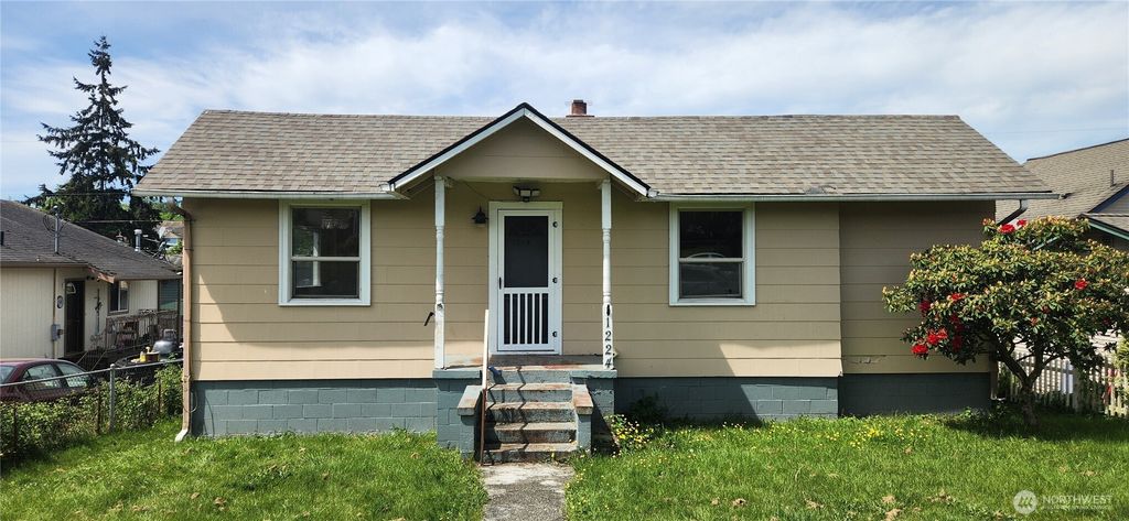 Photo of 1224 Maple Street, Everett, WA 98201 (MLS # 2525521)
