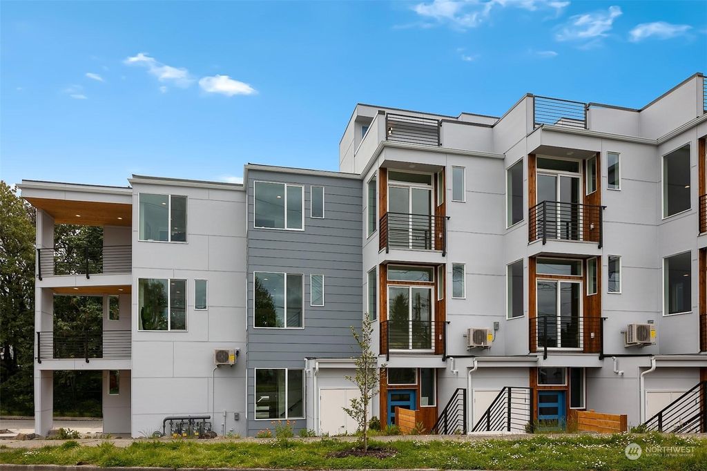 Photo of 9350 Sturtevant Avenue S, Seattle, WA 98118 (MLS # 1968432)