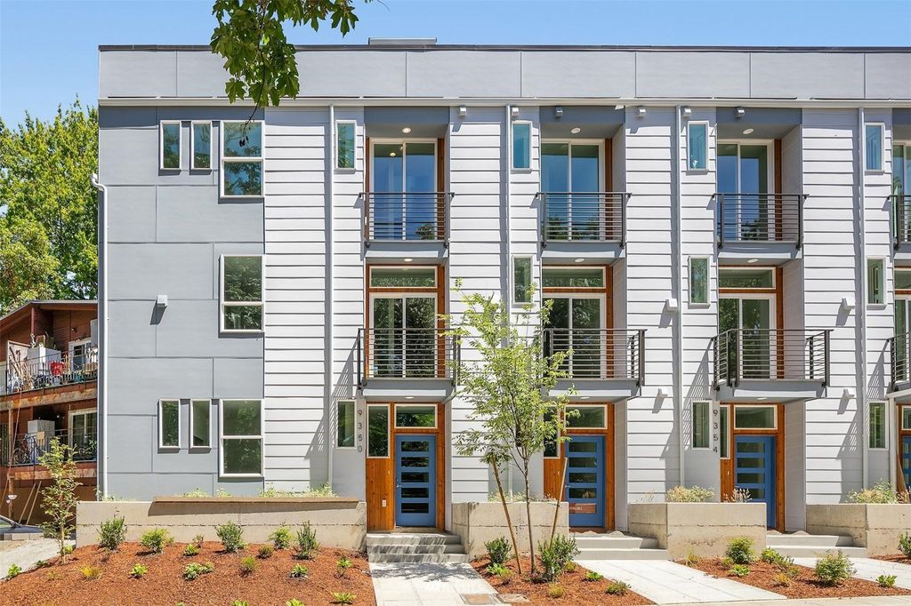 Photo of 9350 Sturtevant Avenue S, Seattle, WA 98118 (MLS # 1968432)