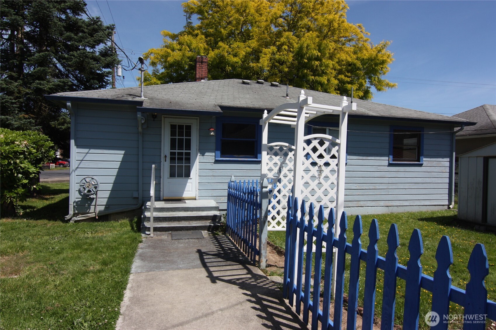 413 SE Roake Avenue