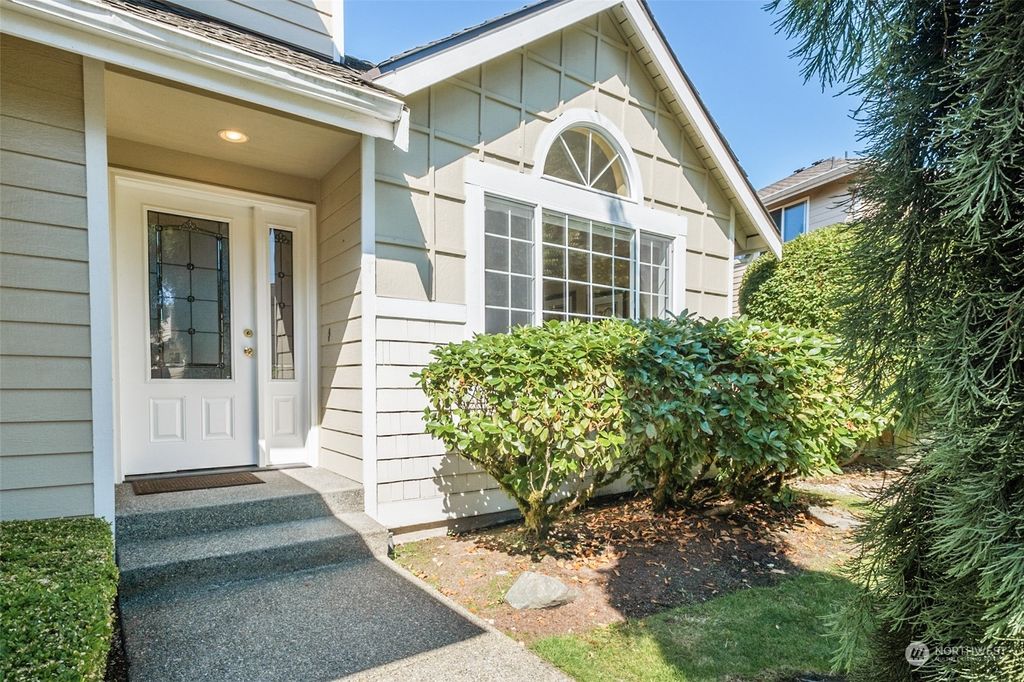 Photo of 35213 5th Avenue SW, Federal Way, WA 98023 (MLS # 2012979)