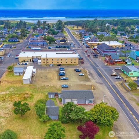Photo of 1702 Bay Avenue, Ocean Park, WA 98640 (MLS # 2427012)