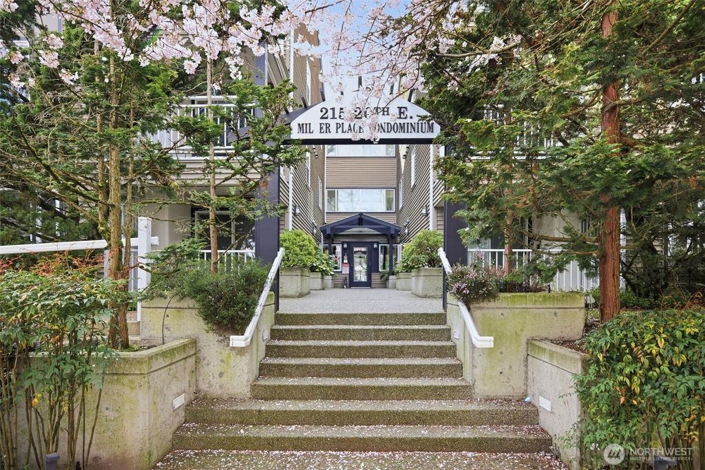 Photo of 215 20th Avenue E #105, Seattle, WA 98112 (MLS # 2501294)