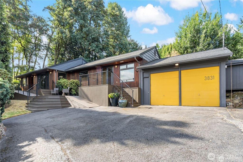 Photo of 3831 W lake sammamish pkwy Pkwy NE, Redmond, WA 98052 (MLS # 2463563)