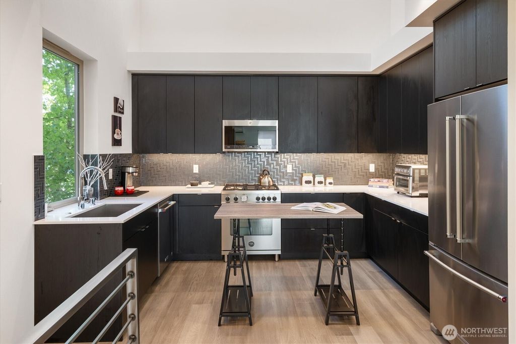 Photo of 551 28th Avenue, Seattle, WA 98122 (MLS # 2466657)