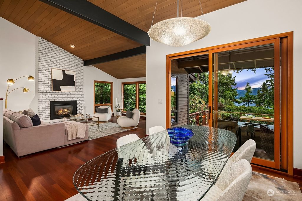 Photo of 19815 SE 29th Street, Sammamish, WA 98075 (MLS # 2077665)