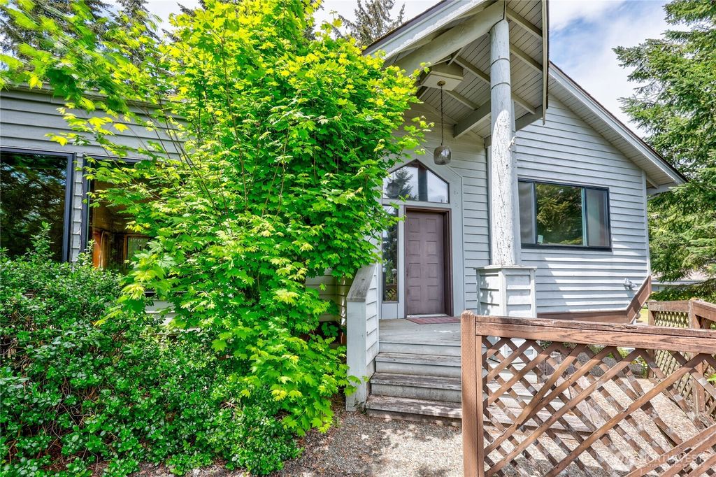 Photo of 4989 NW Francis Drive, Silverdale, WA 98383 (MLS # 2524334)