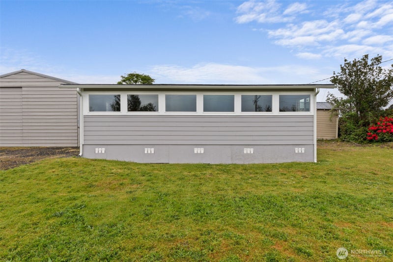 1642 State Route 105
