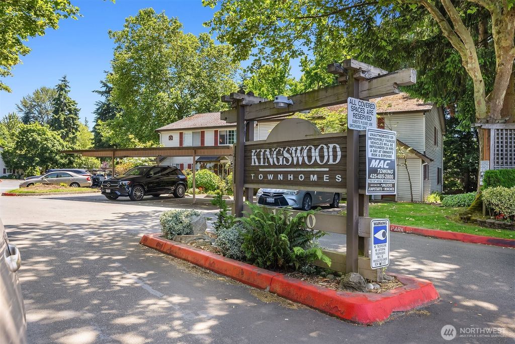 Photo of 15600 116th Avenue NE #E4, Bothell, WA 98011 (MLS # 2391452)