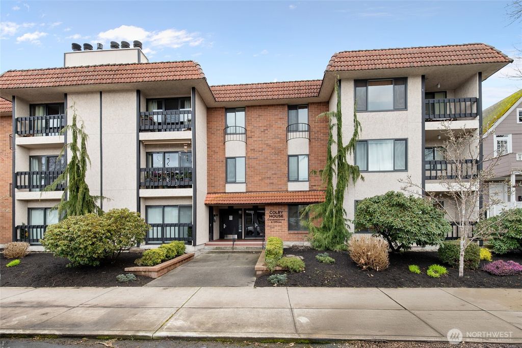 Photo of 3207 Colby Avenue #203, Everett, WA 98201 (MLS # 2342756)