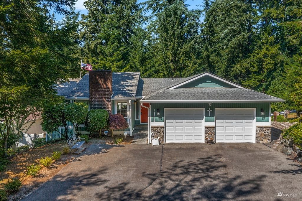 Photo of 18112 71st Avenue W, Lynnwood, WA 98037 (MLS # 1995640)