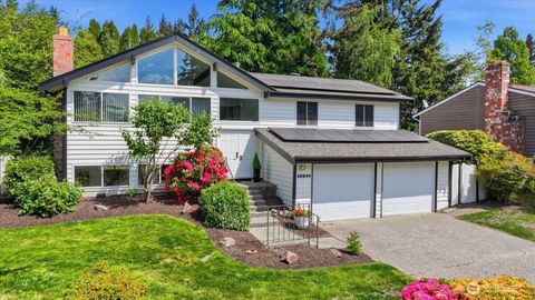 Photo of 12214 NE 138th Place, Kirkland, WA 98034 (MLS # 2521723)