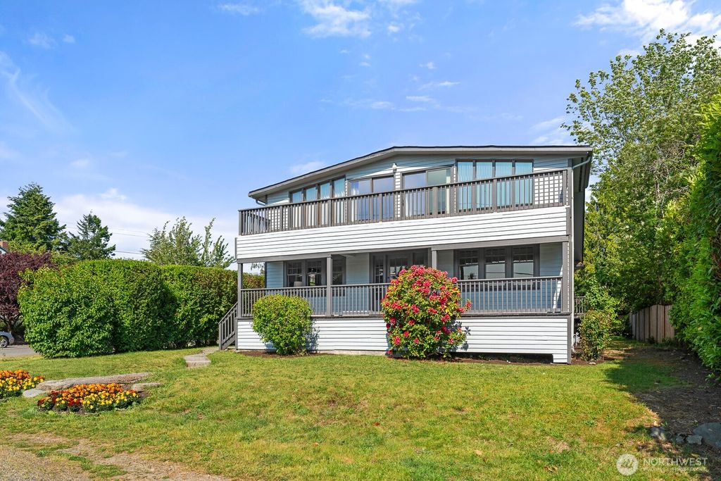 Photo of 11056 Phinney Avenue N, Seattle, WA 98133 (MLS # 2385988)