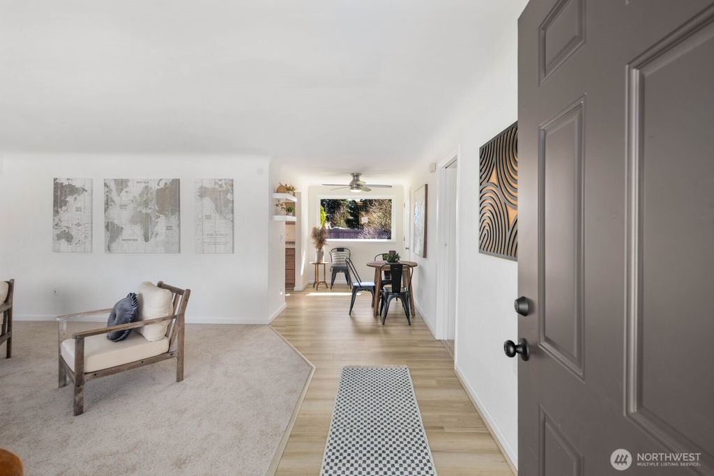 Photo of 625 10th Street, Snohomish, WA 98290 (MLS # 2500101)