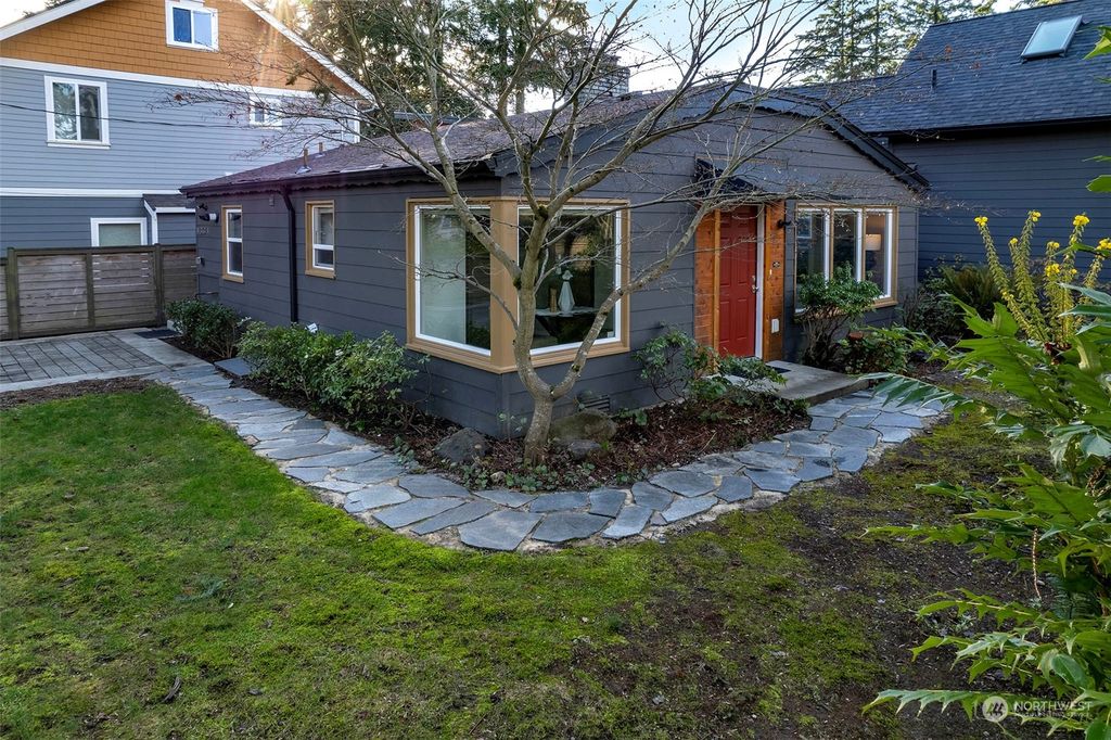 Photo of 14353 A Dayton Avenue N, Seattle, WA 98133 (MLS # 2322295)