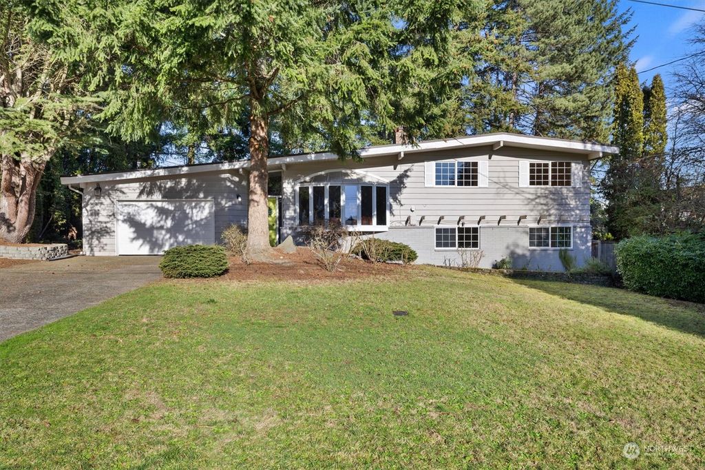 Photo of 11106 SE 4th Street, Bellevue, WA 98004 (MLS # 2324379)