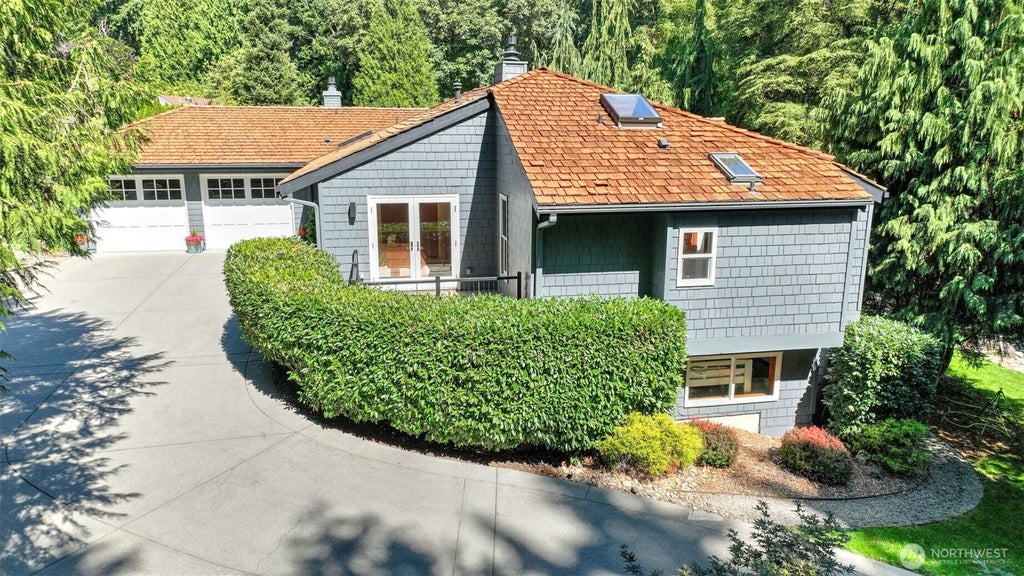 Photo of 15510 NE 160th Street, Woodinville, WA 98072 (MLS # 2583688)