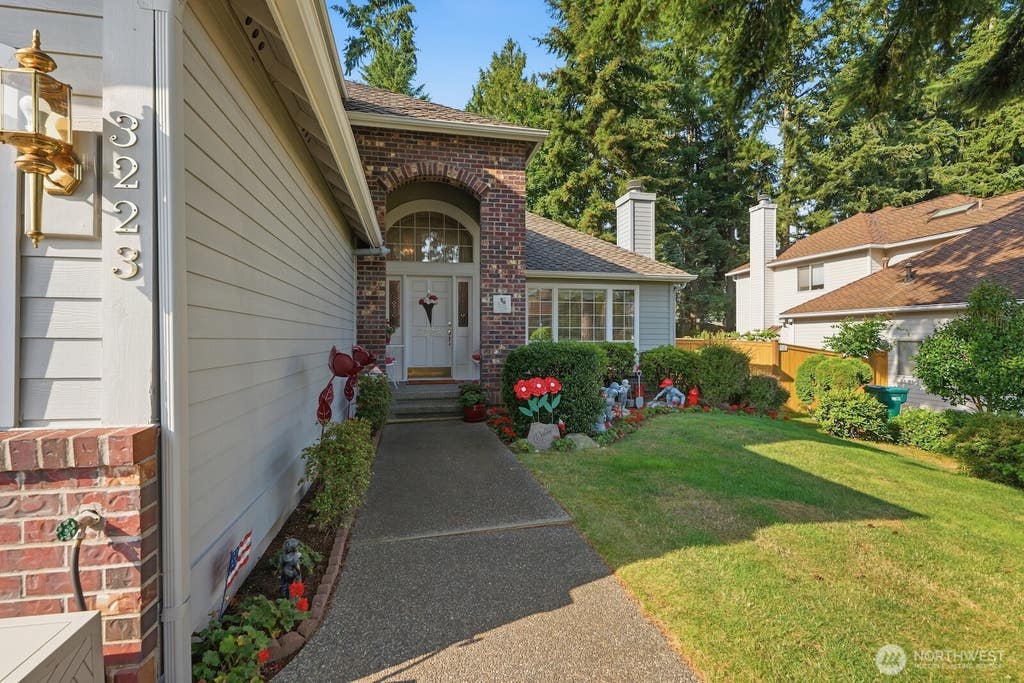 Photo of 3223 150th Place SE, Mill Creek, WA 98012 (MLS # 2574419)