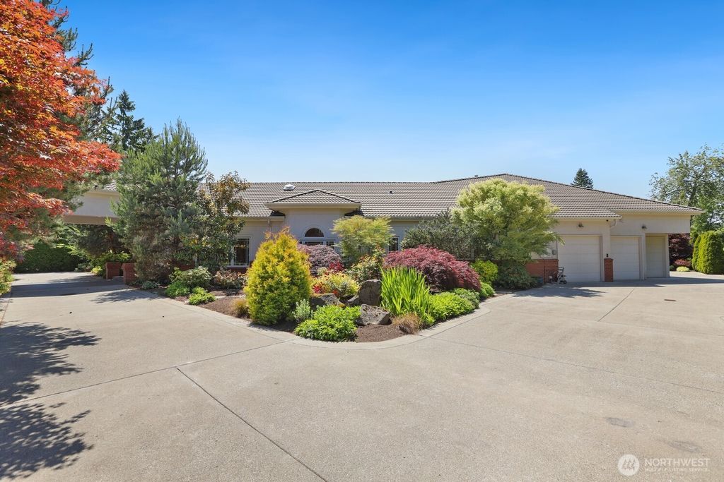 Photo of 18737 63rd Avenue NE, Kenmore, WA 98028 (MLS # 2388217)