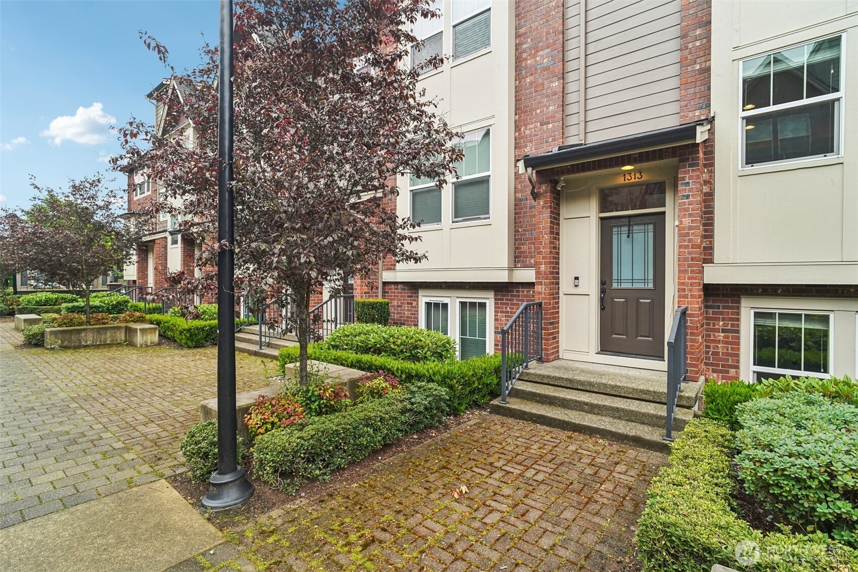 1313 Brooklyn Walk NE