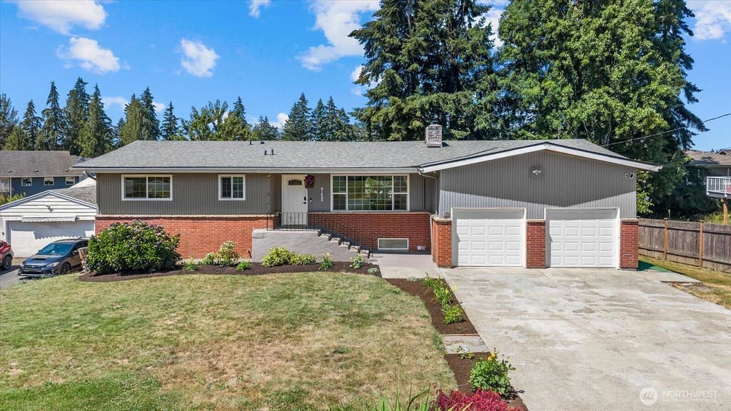 Photo of 21639 104th Place SE, Kent, WA 98031 (MLS # 2558194)