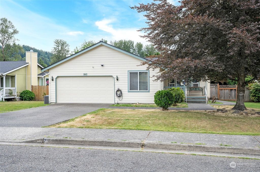 Photo of 761 Oakhurst Drive, Pacific, WA 98047 (MLS # 2138005)