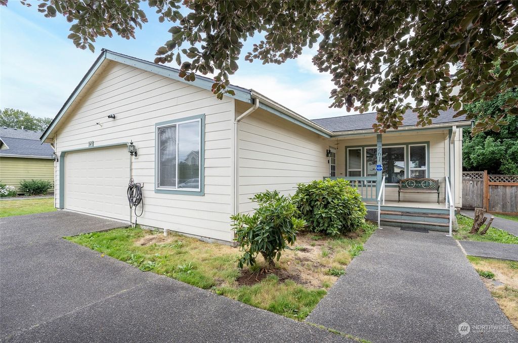 Photo of 761 Oakhurst Drive, Pacific, WA 98047 (MLS # 2138005)