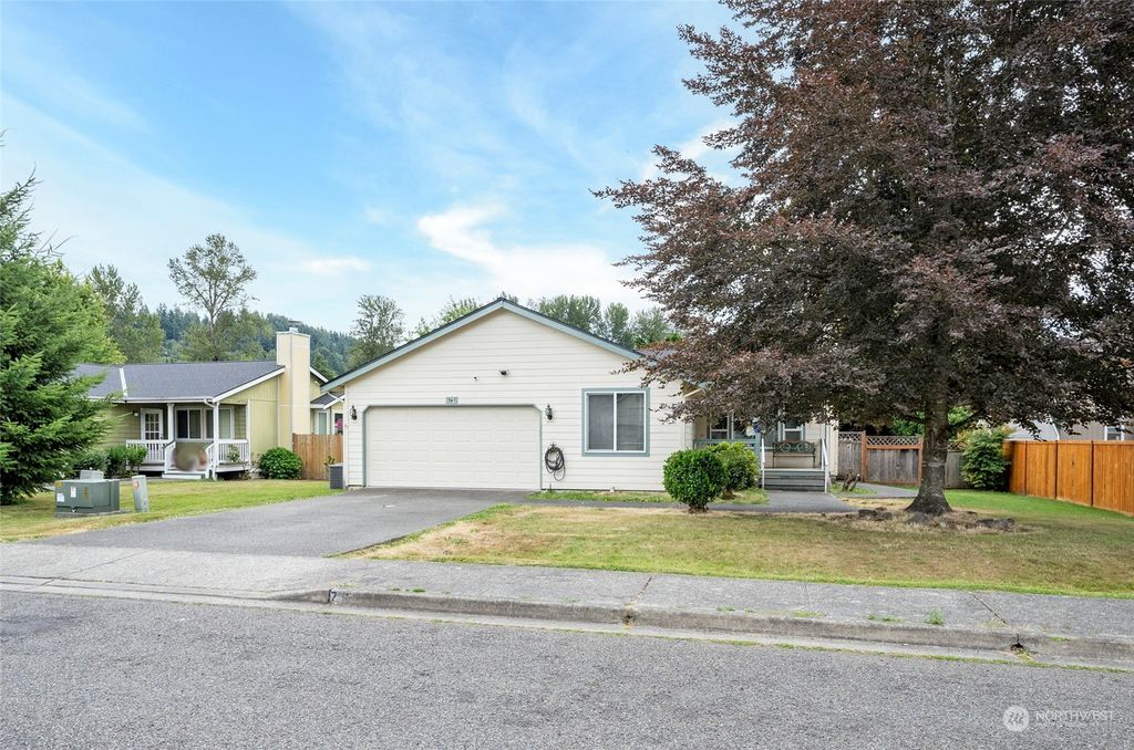 Photo of 761 Oakhurst Drive, Pacific, WA 98047 (MLS # 2138005)